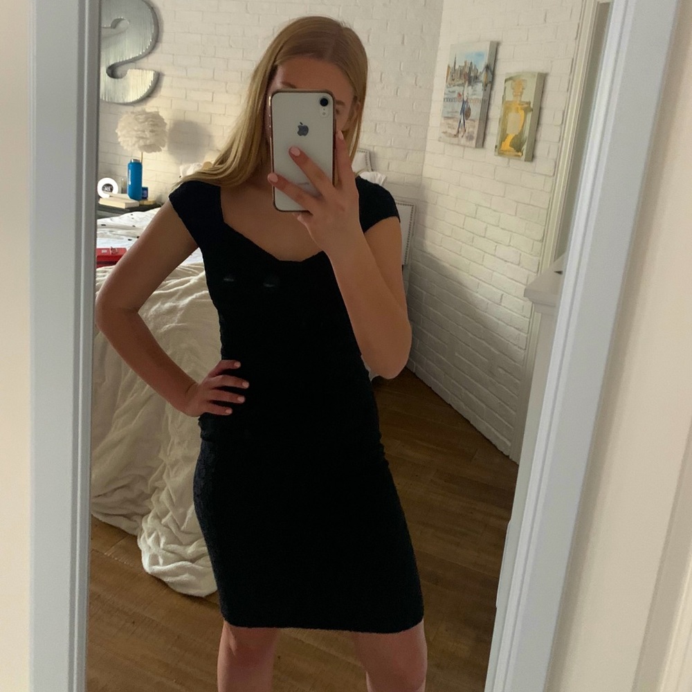 *NWT*DianeVonFurstenburg black lace dress (size 4)